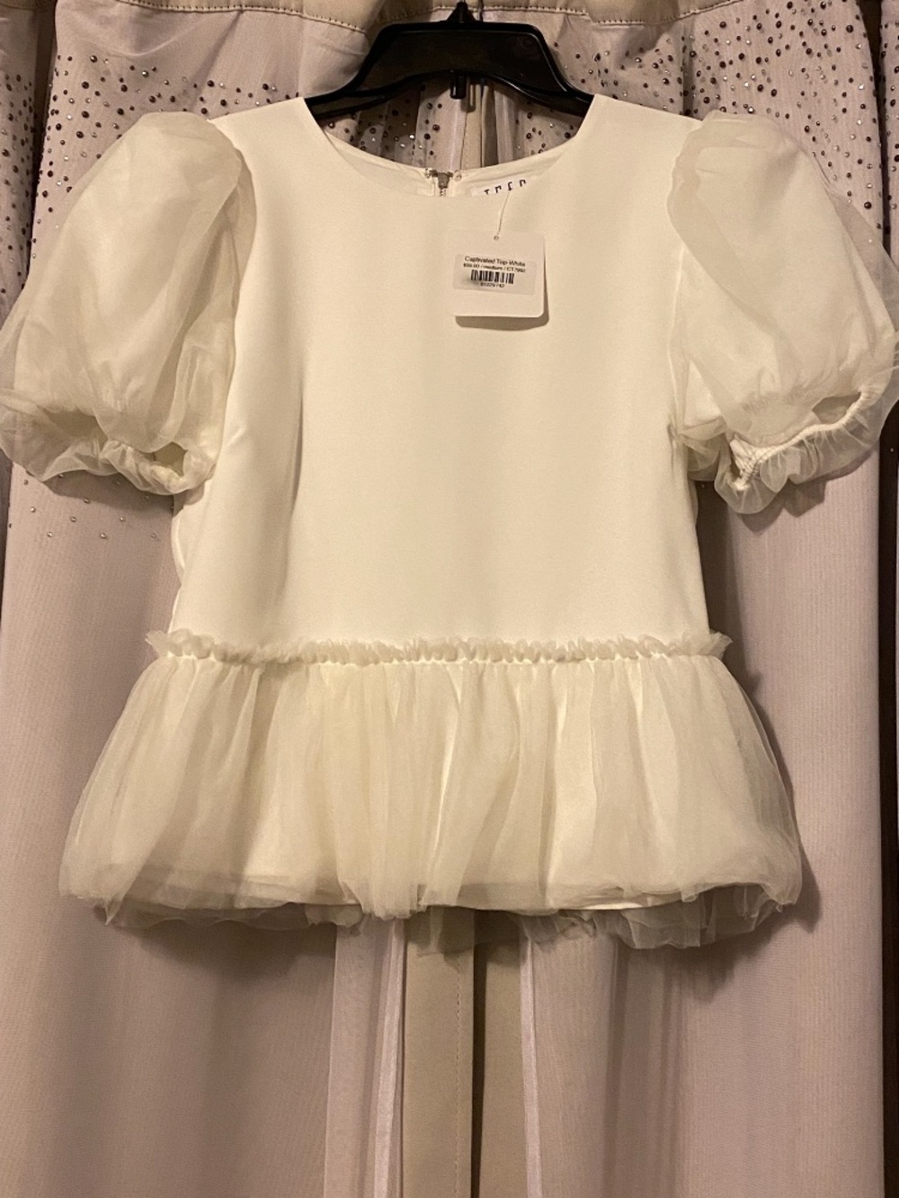 TCEC NWT WHITE MEDIUM PUFF SLEEVES PEPLUM TOP